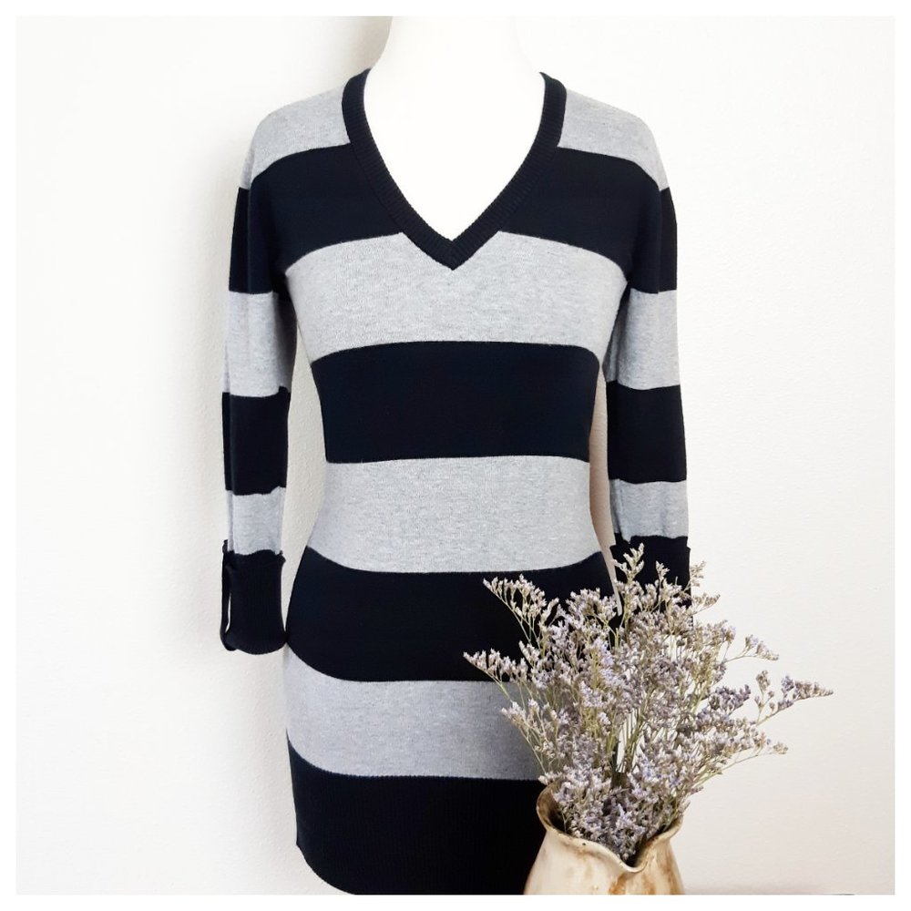 Dots Striped Tuinc Sweater Gray and Black Wide Stripe V Neck Cuffed Crop Sleeve